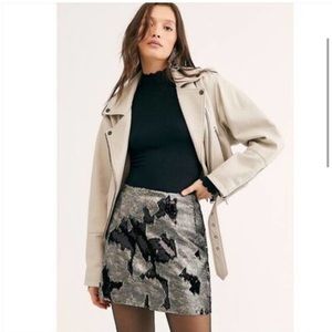 Cute skirt to update your look